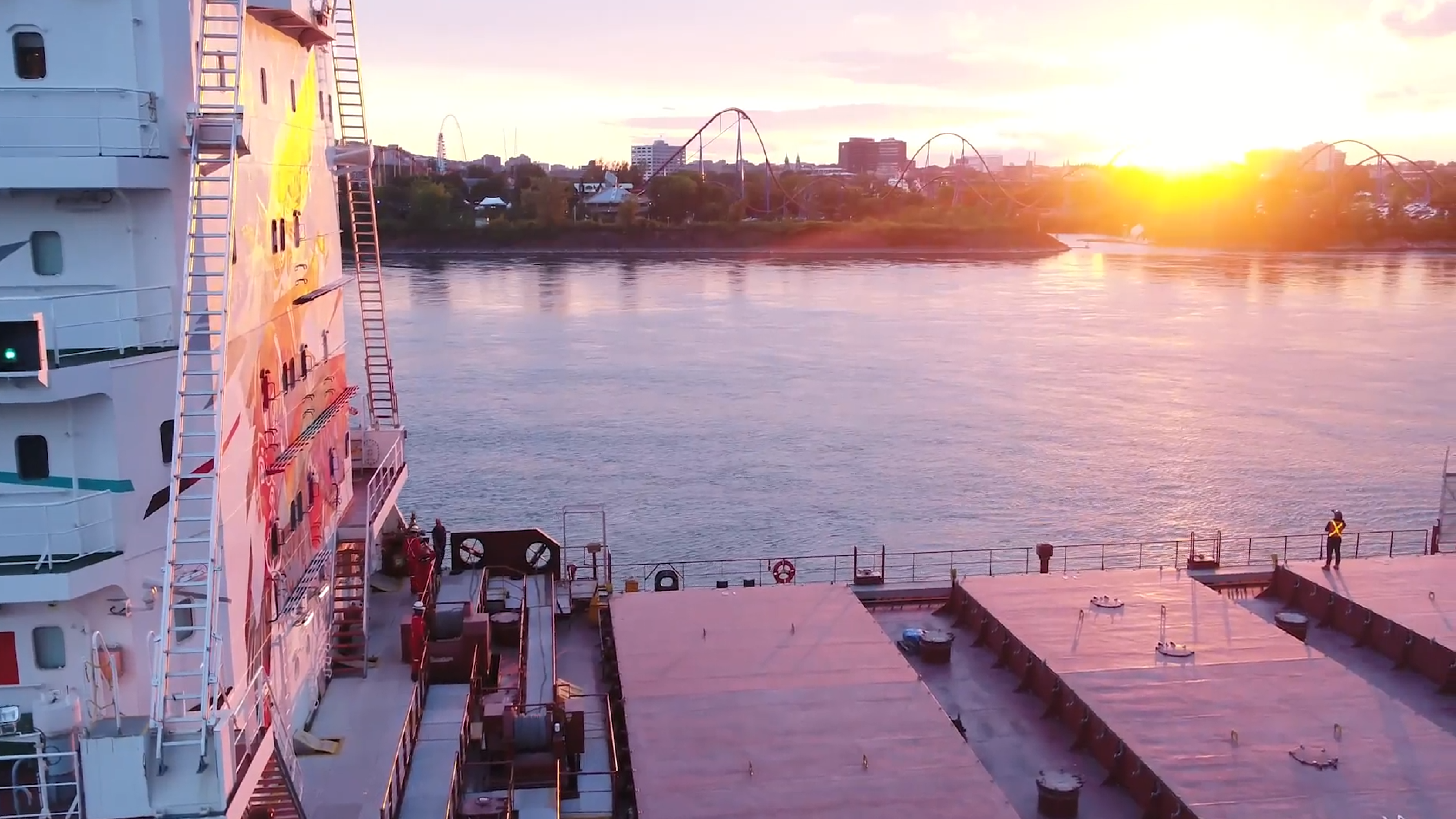 Marine careers - Embark on a tour of the CSL St-Laurent and then design your very own ship!